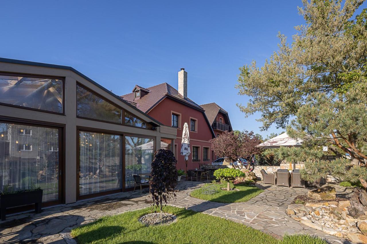 Hotel Mclimon Nový Jičín Εξωτερικό φωτογραφία