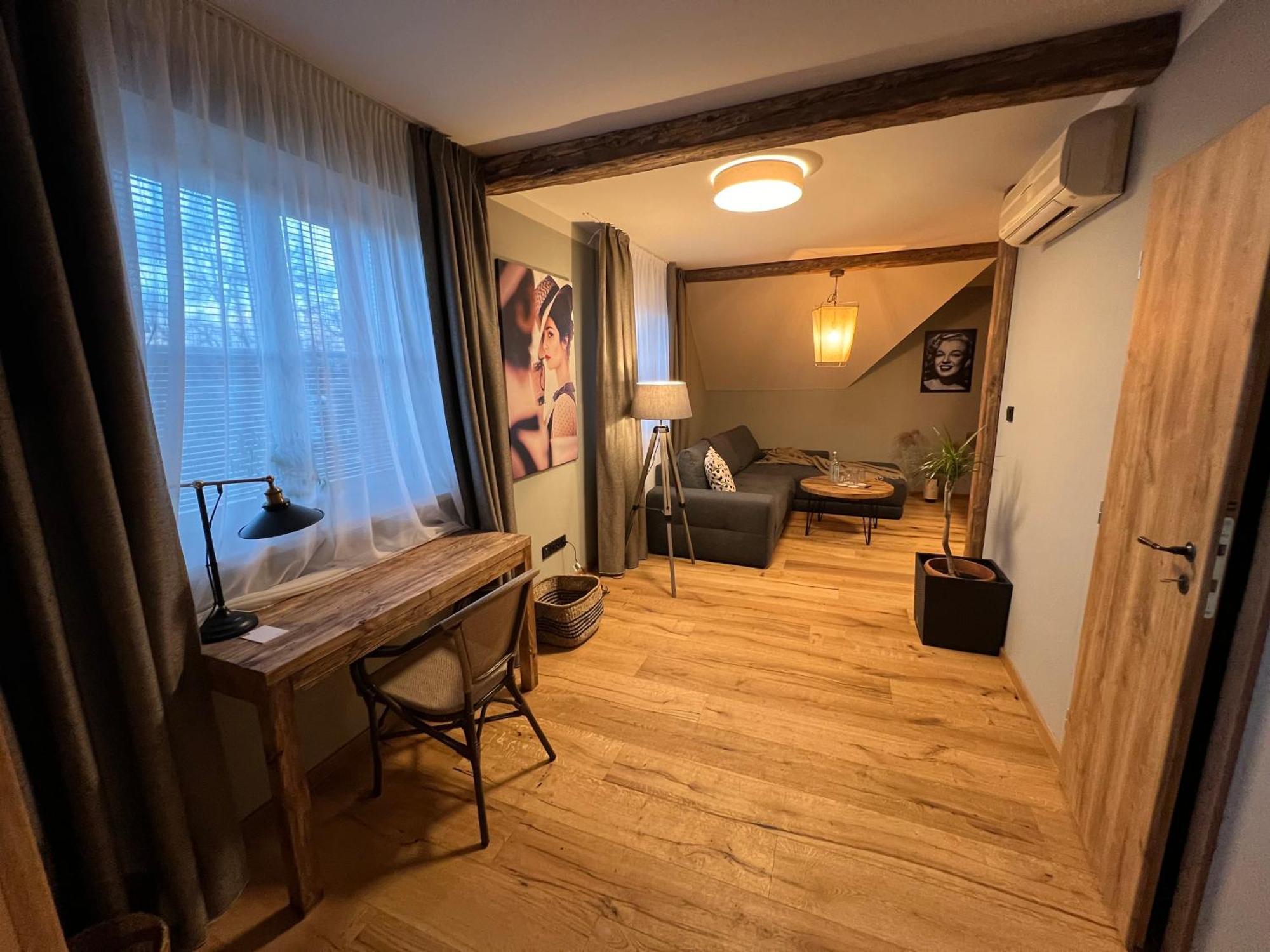 Hotel Mclimon Nový Jičín Εξωτερικό φωτογραφία