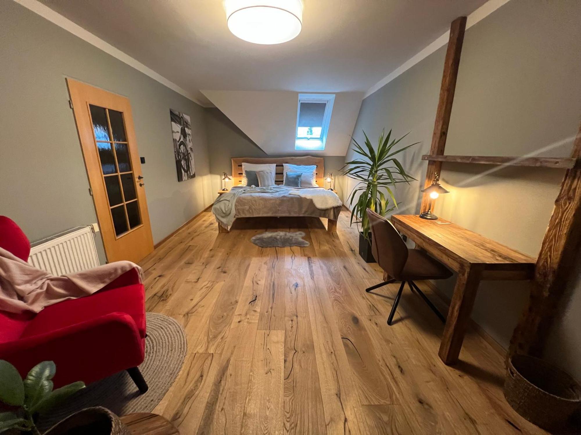 Hotel Mclimon Nový Jičín Εξωτερικό φωτογραφία